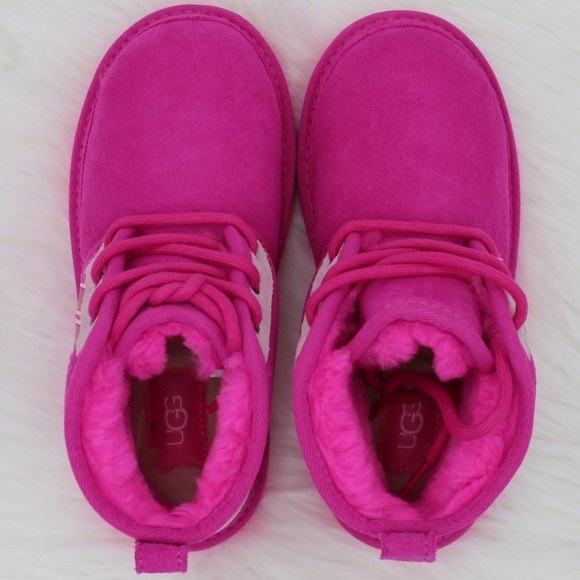 Youth Girls (1) Pink UGG K Neumel Graphic Outline Boots - Picture 6 of 8